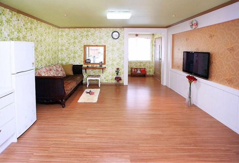 Отель Bellus Rose Pension