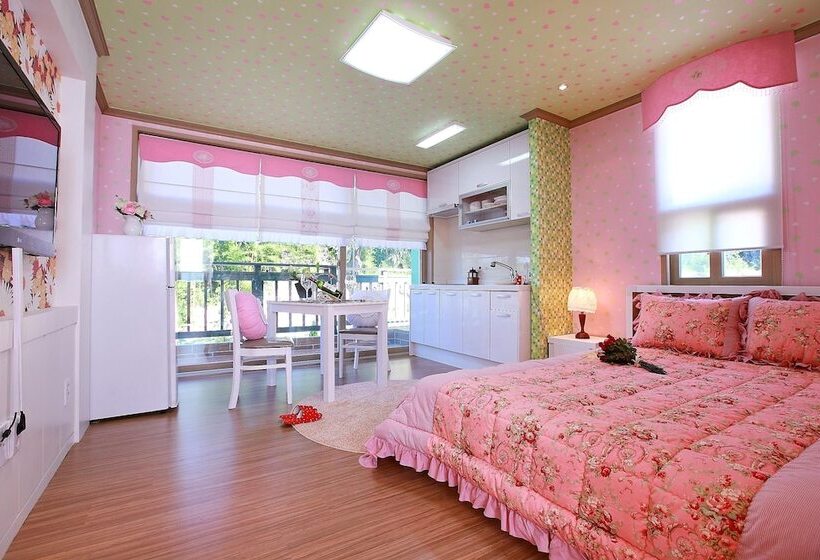 Отель Bellus Rose Pension