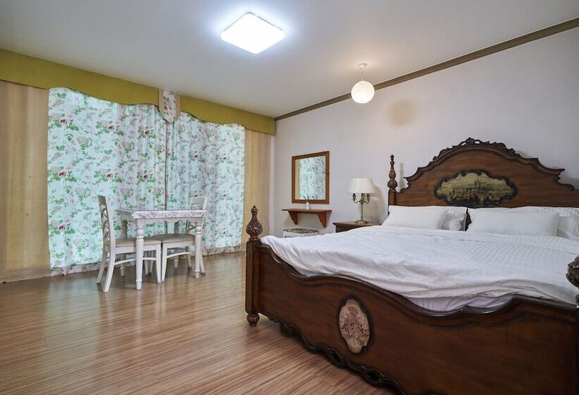 Отель Bellus Rose Pension