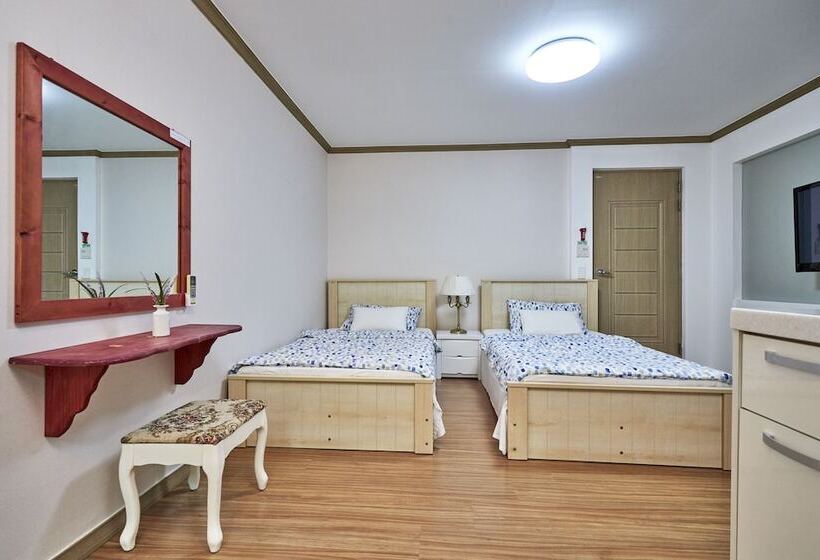 Отель Bellus Rose Pension