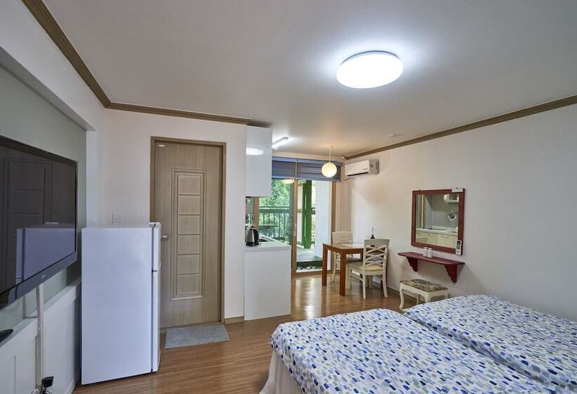 Отель Bellus Rose Pension