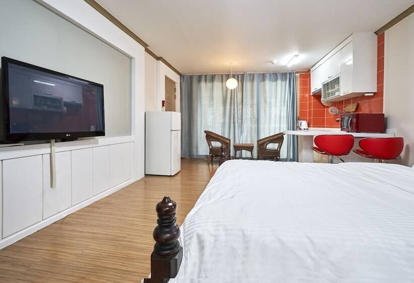 Отель Bellus Rose Pension