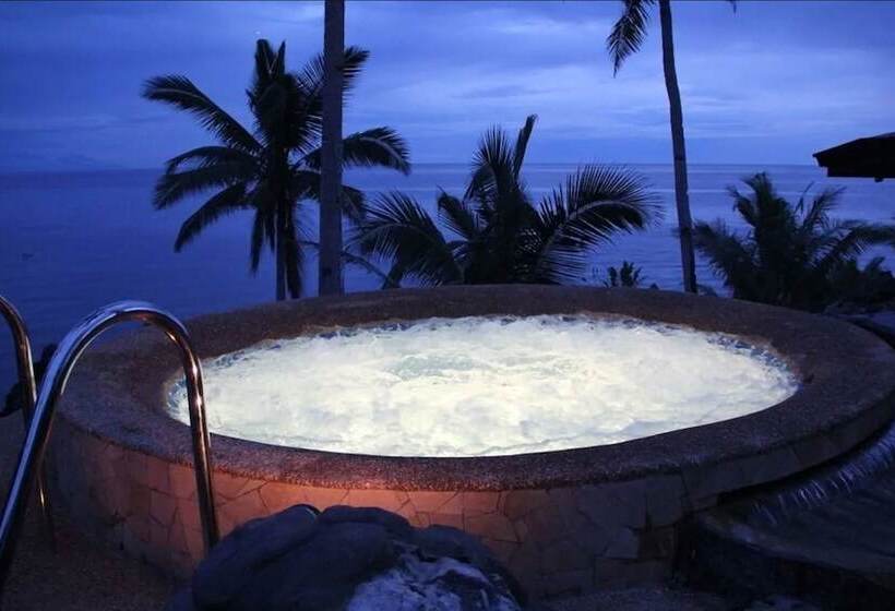 هتل Blue Star Dive & Resort