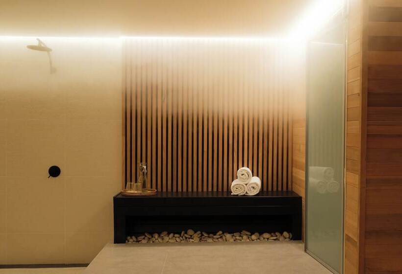 هتل Chimes Spa Retreat
