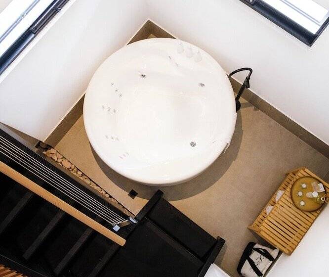 هتل Chimes Spa Retreat