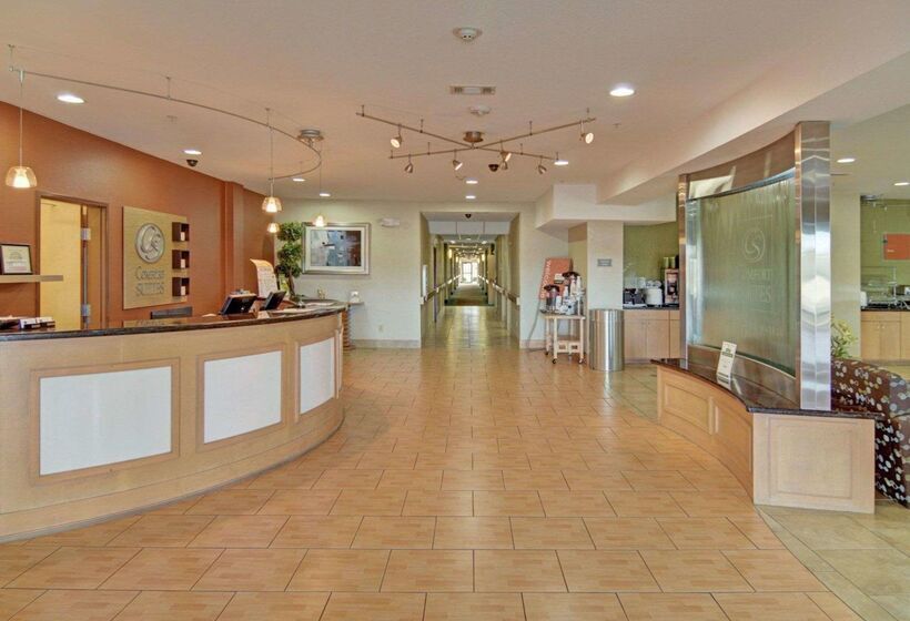 Отель Comfort Suites Lindale