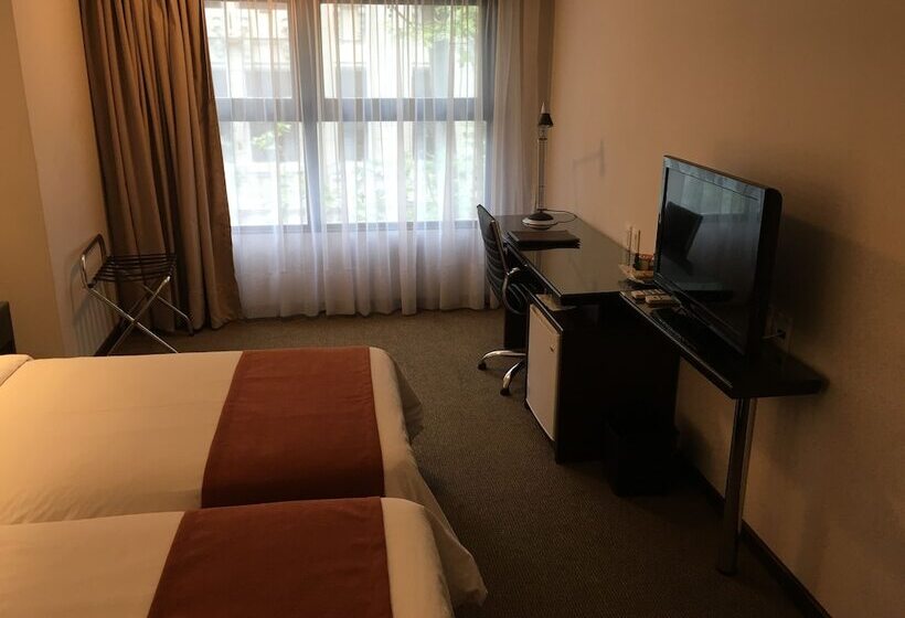 فندق Crystal Tower