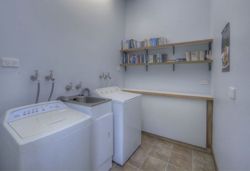 هتل Daydreamer Holiday Apartments