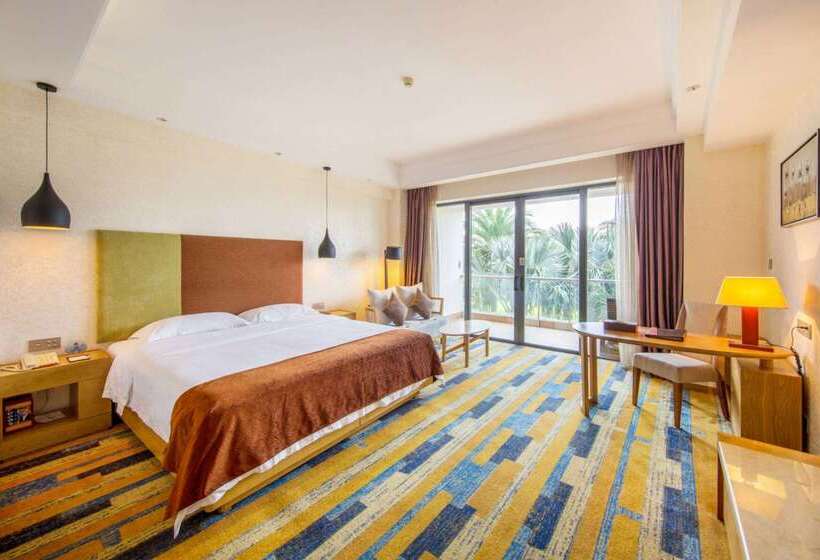 Отель Days  And Suites Yangjiang