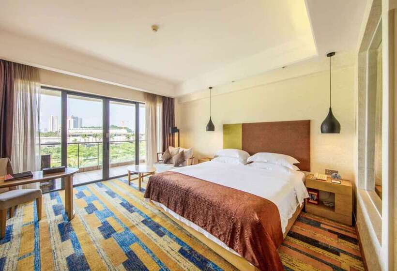 Отель Days  And Suites Yangjiang