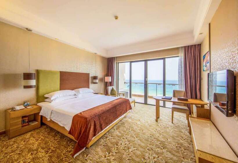 Отель Days  And Suites Yangjiang