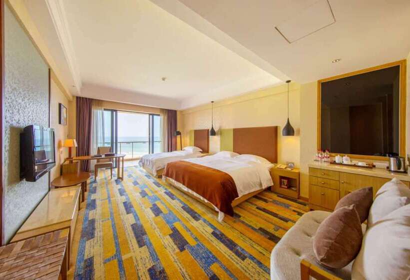 Отель Days  And Suites Yangjiang