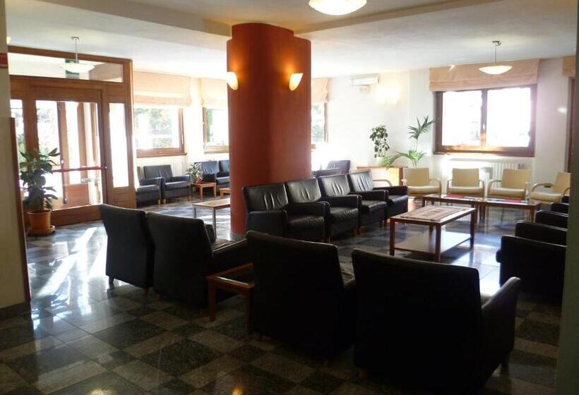 בית מלון כפרי Derby