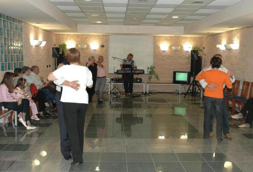 בית מלון כפרי Derby