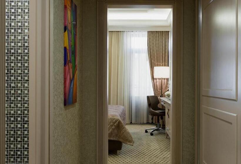 ホテル London 1889