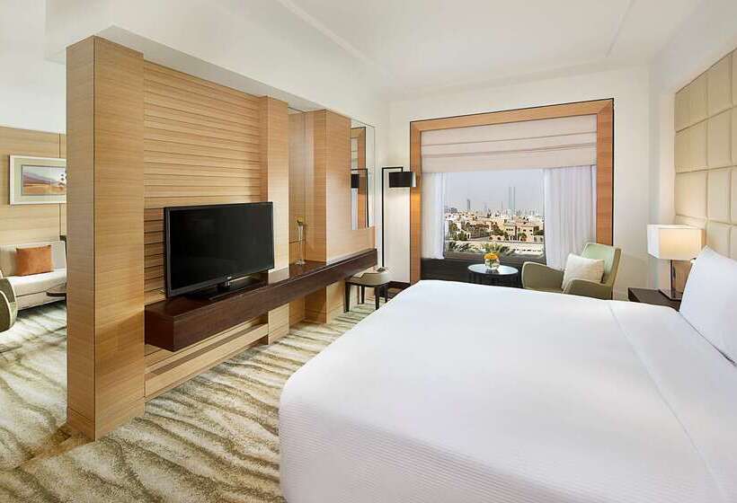 בית מלון כפרי Doubletree By Hilton Riyadh  Al Muroj Business Gate