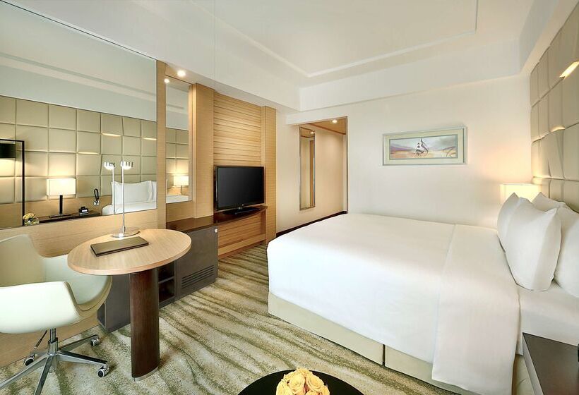 בית מלון כפרי Doubletree By Hilton Riyadh  Al Muroj Business Gate
