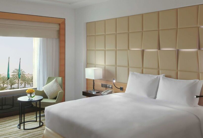 Отель Doubletree By Hilton Riyadh  Al Muroj Business Gate