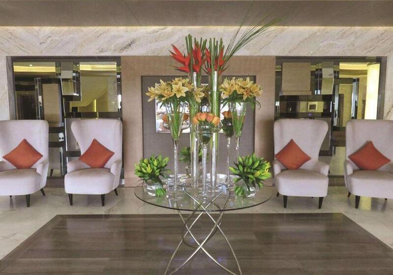 Отель Doubletree By Hilton Riyadh  Al Muroj Business Gate