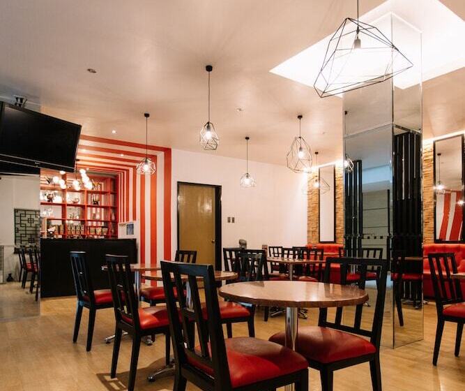 בית מלון כפרי Dynasty Tourist Inn