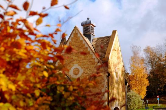 فندق Farncombe Estate Centre