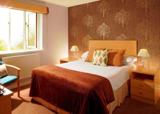 فندق Farncombe Estate Centre