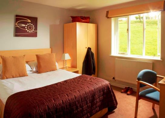 فندق Farncombe Estate Centre