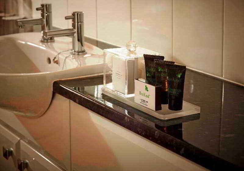 فندق Farncombe Estate Centre