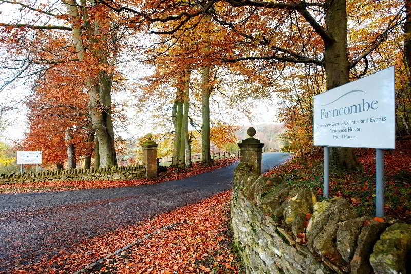 فندق Farncombe Estate Centre
