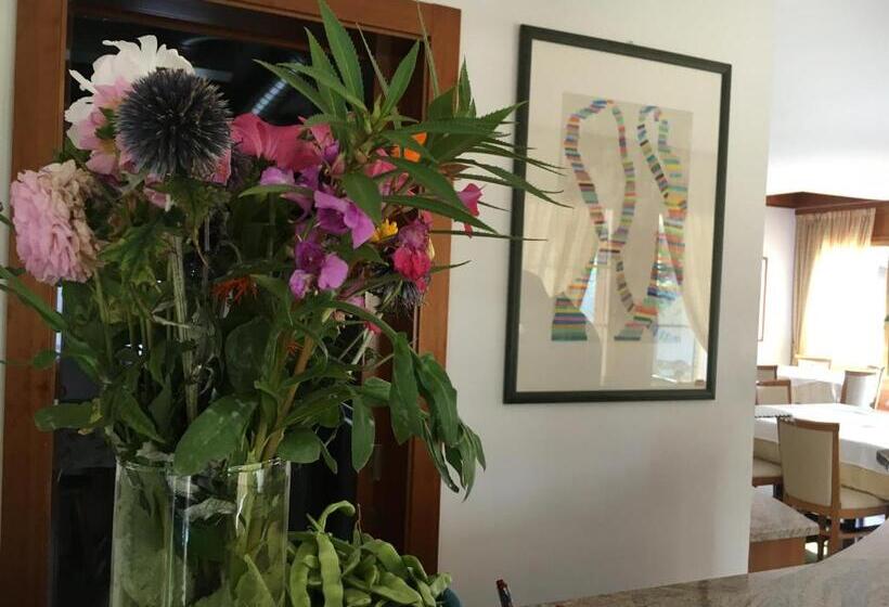 Отель Garni Enrosadira