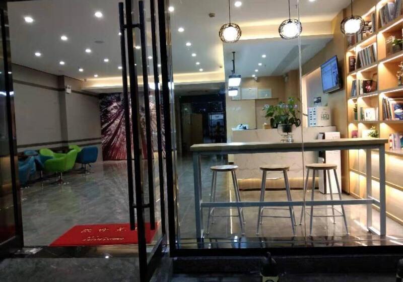 Отель Greentree Inn Jiangsu Changzhou Jinghu High Speed Rail North Station Business