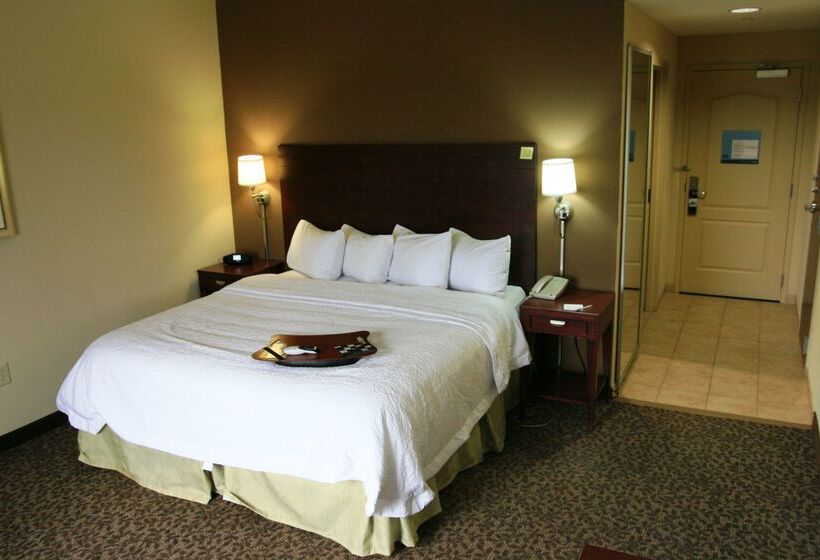 فندق Hampton Inn & Suites West Point
