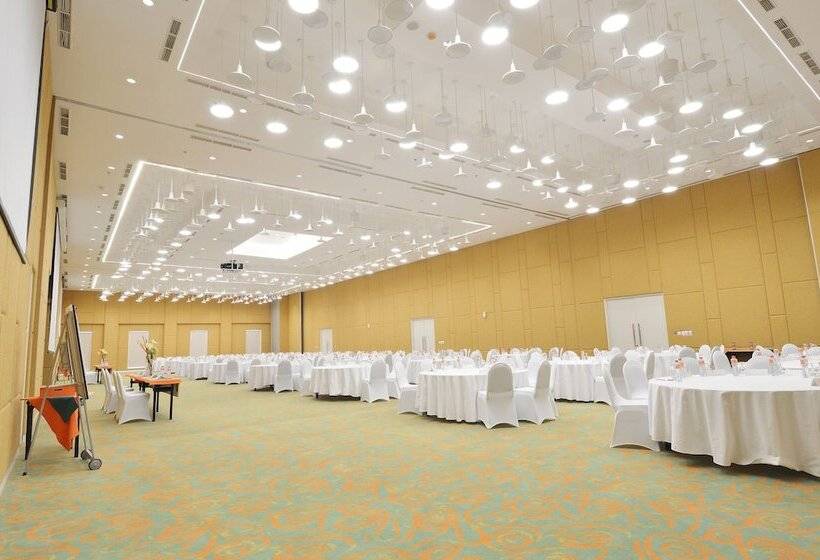 Harris Hotel And Conventions Denpasar Bali