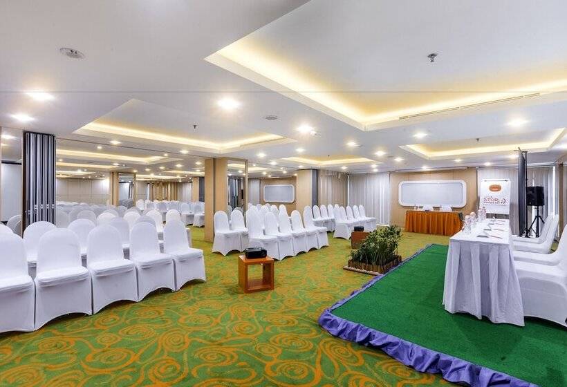 Harris Hotel Kuta Galleria   Bali