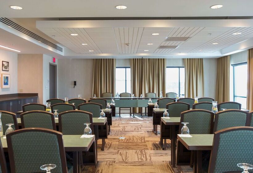 فندق Hilton Garden Inn Burlingtondowntown