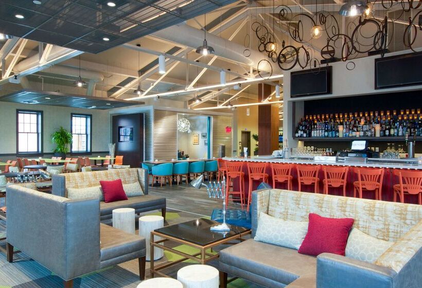 فندق Hilton Garden Inn Burlingtondowntown