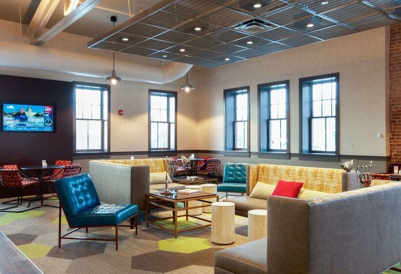 فندق Hilton Garden Inn Burlingtondowntown