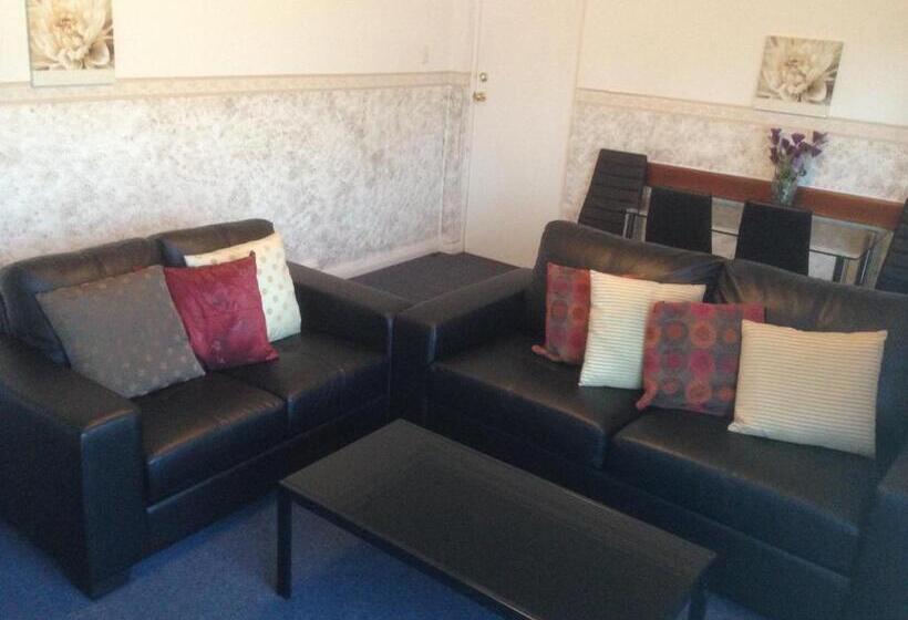 בית מלון כפרי Hobart Apartments