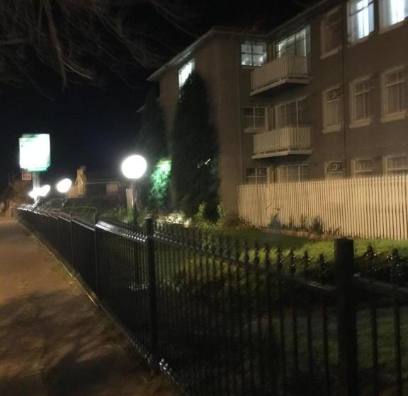 בית מלון כפרי Hobart Apartments