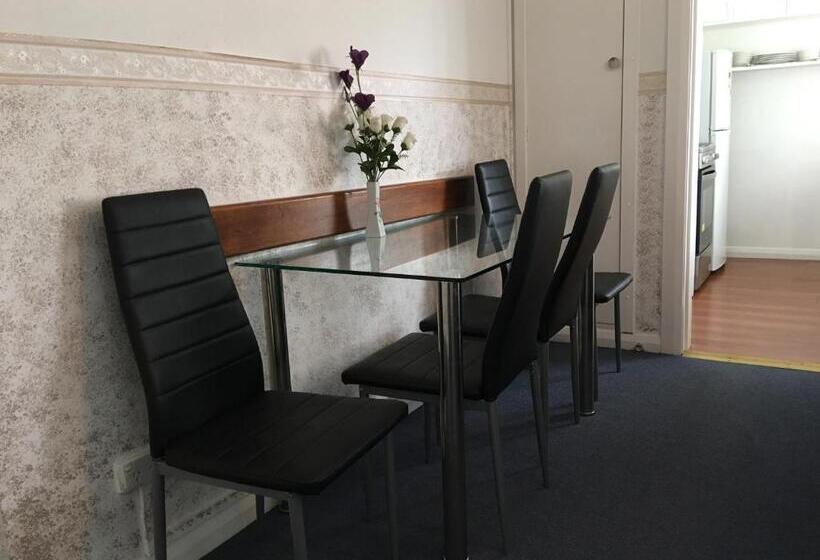 בית מלון כפרי Hobart Apartments