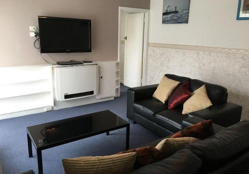 בית מלון כפרי Hobart Apartments