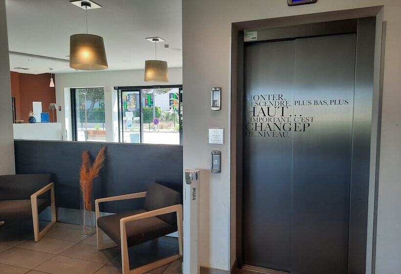 בית מלון כפרי Holiday Inn Express   Marseille Airport, An Ihg