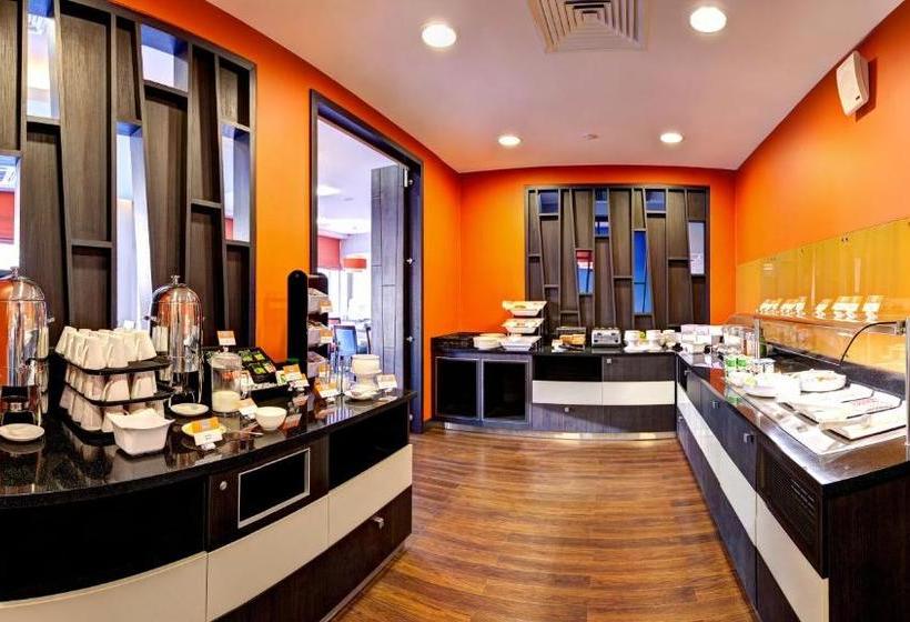 هتل Holiday Inn Express Voronezh  Kirova, An Ihg