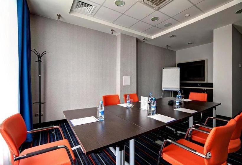 هتل Holiday Inn Express Voronezh  Kirova, An Ihg