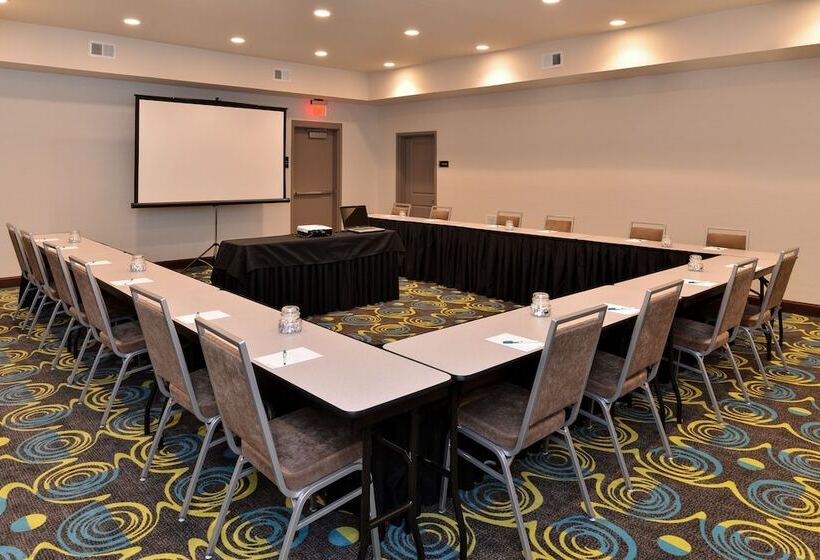 Отель Homewood Suites By Hilton Cincinnati Mason