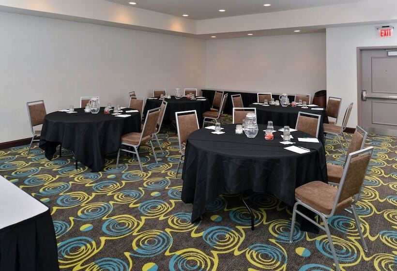 Отель Homewood Suites By Hilton Cincinnati Mason