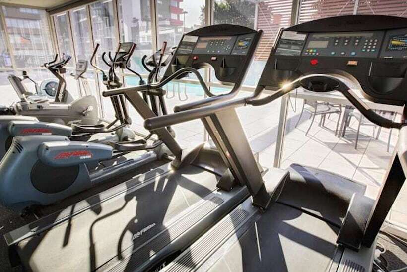 فندق Honeysuckle Executive Apartments