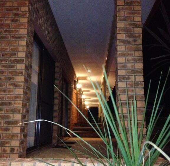 בית מלון כפרי Hume Country Motor Inn