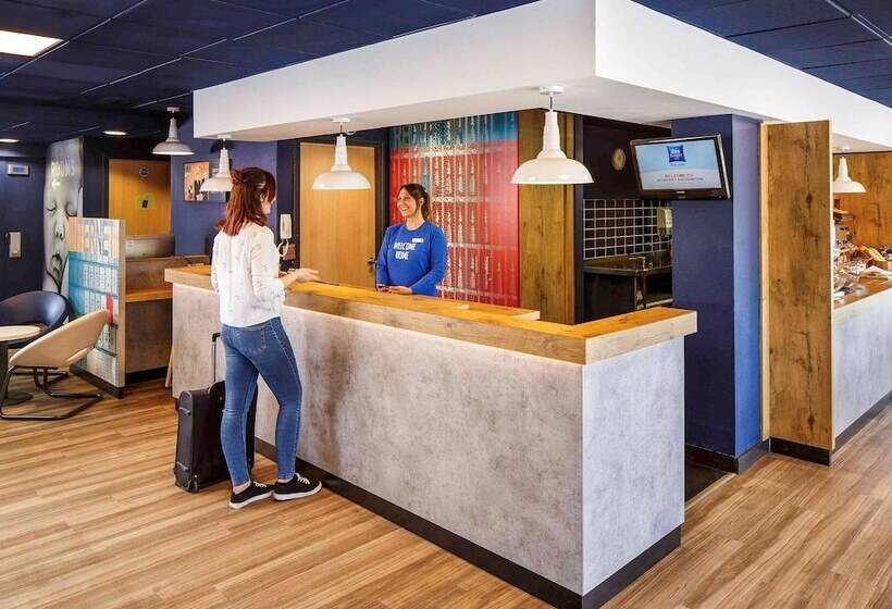 בית מלון כפרי Ibis Budget Southampton Centre