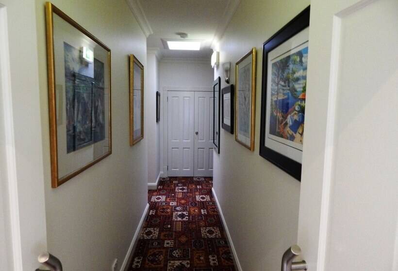 בית מלון כפרי Katoomba Manor